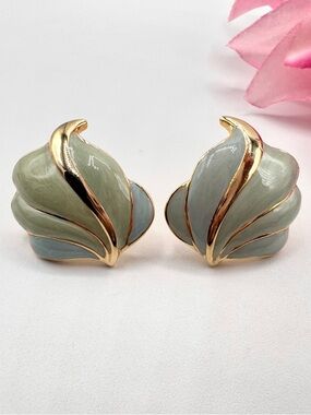 Vintage Designer Style Fairy Wing Earrings Pastel Green Blue Enamel On Gold Tone